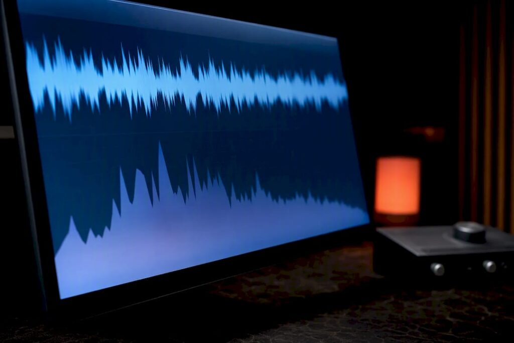 Podcast waveform and frequency spectrum in studio